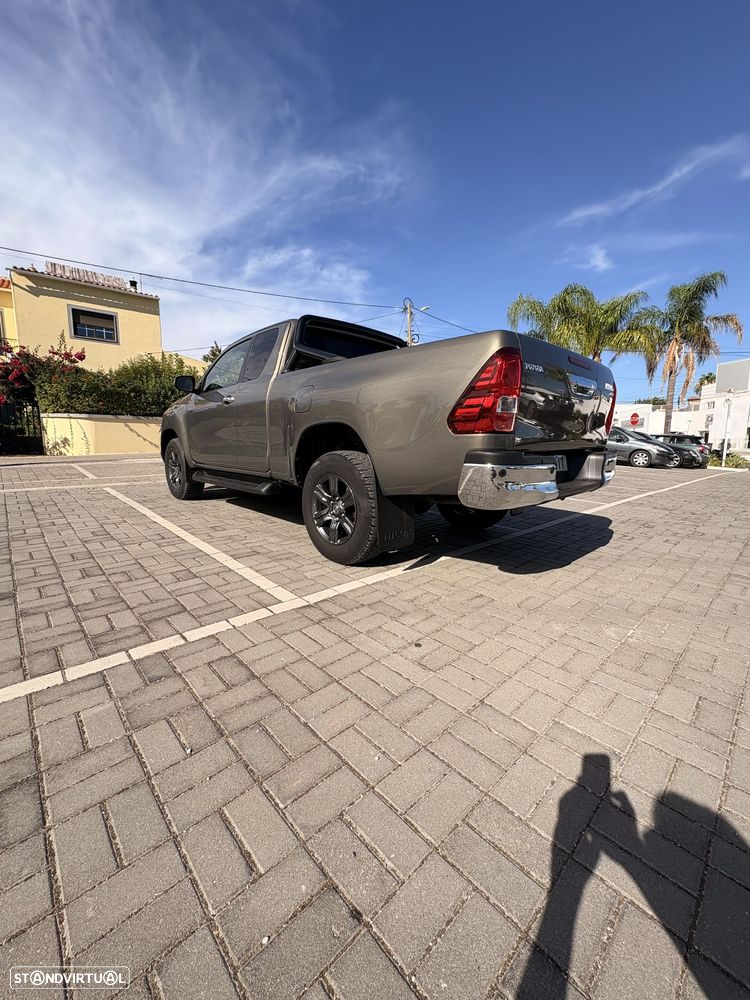 Toyota Hilux - 6
