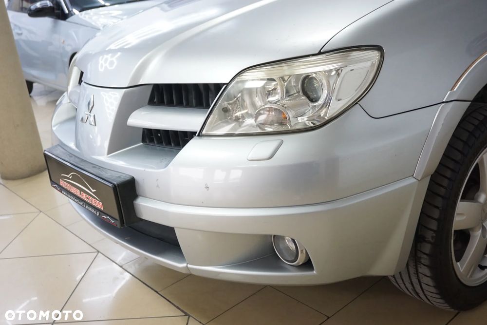 Mitsubishi Outlander 2.0 4WD Invite - 12