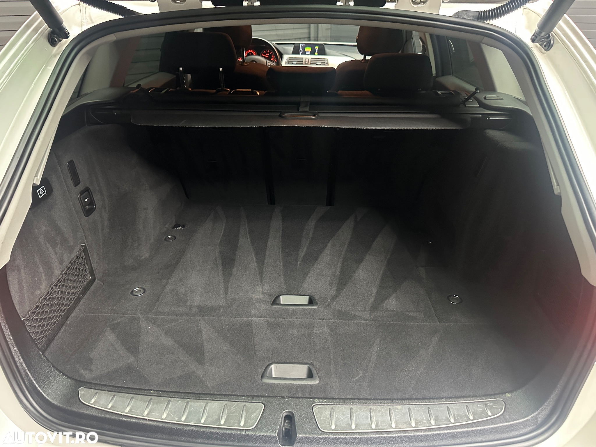 BMW Seria 3 320d Touring Aut. Sport Line - 14