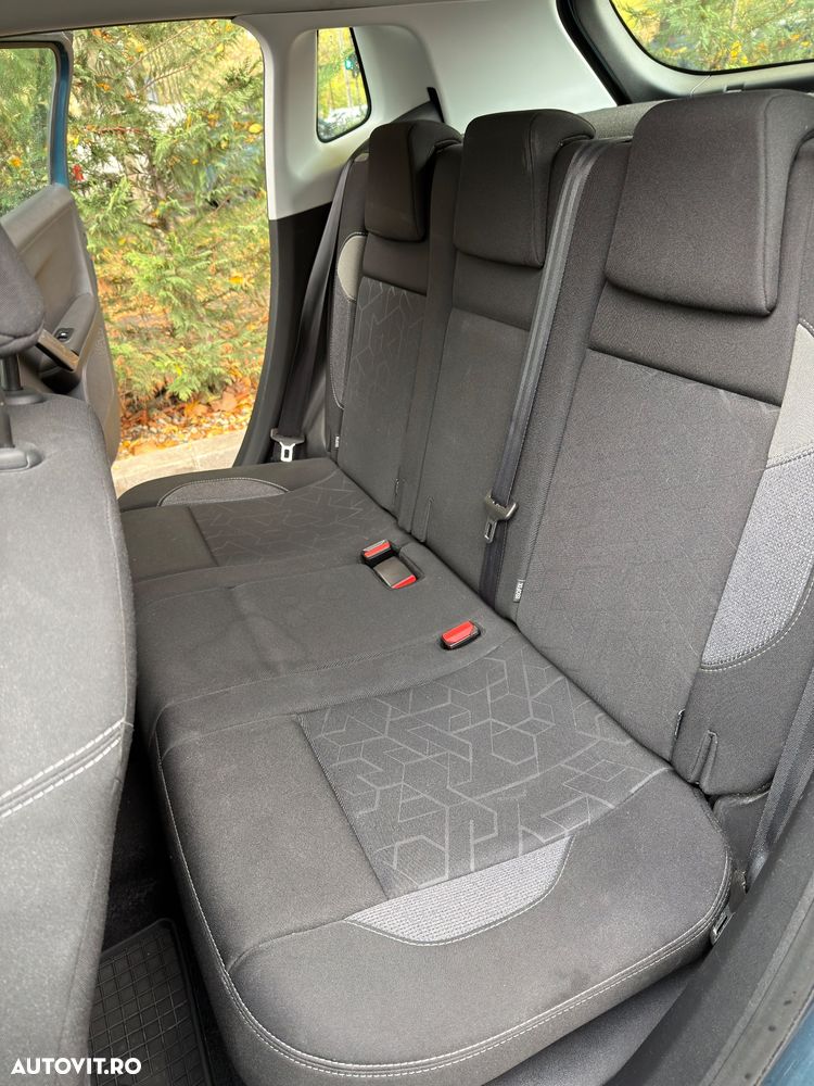 Peugeot 2008 - 8