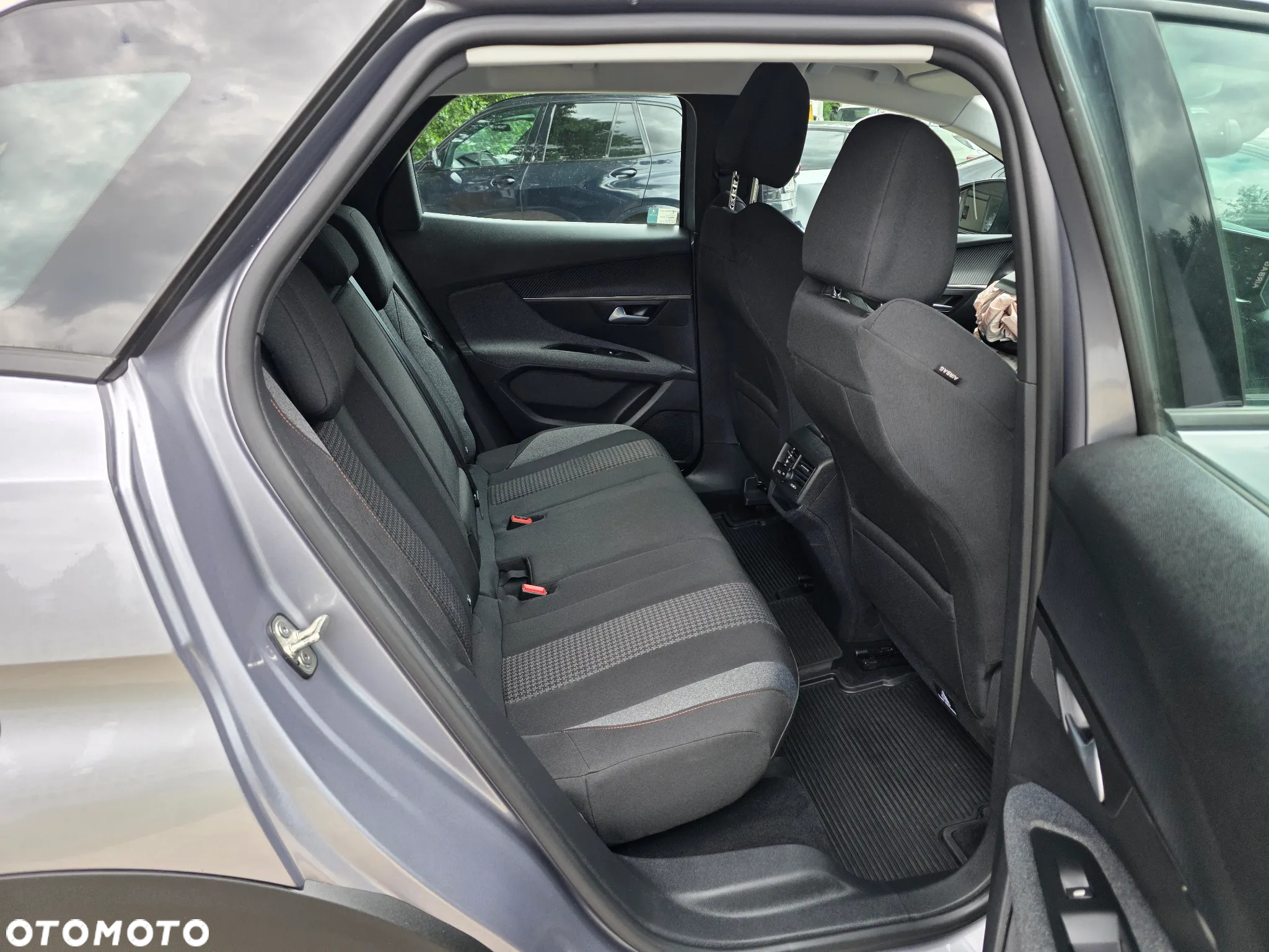 Peugeot 3008 1.5 BlueHDi Allure S&S - 20