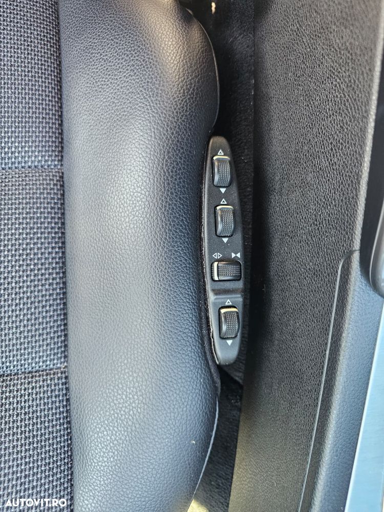 Mercedes-Benz C - 12