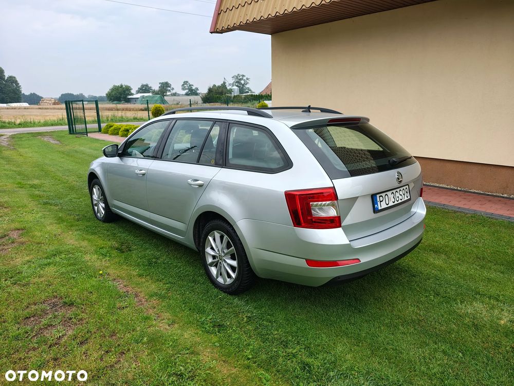 Skoda Octavia 2.0 TDI Elegance DSG - 5