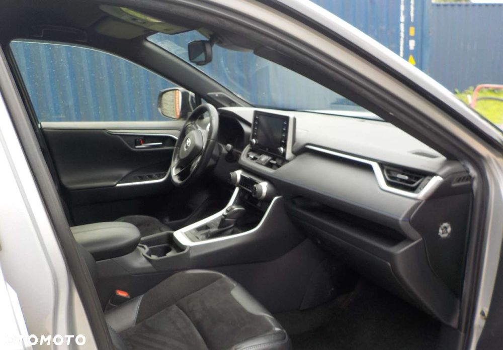Toyota RAV4 - 13