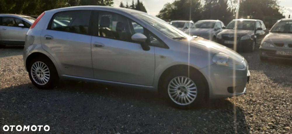 Fiat Grande Punto - 25