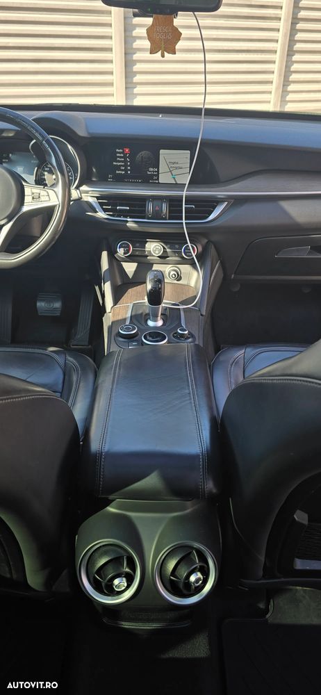 Alfa Romeo Stelvio - 6