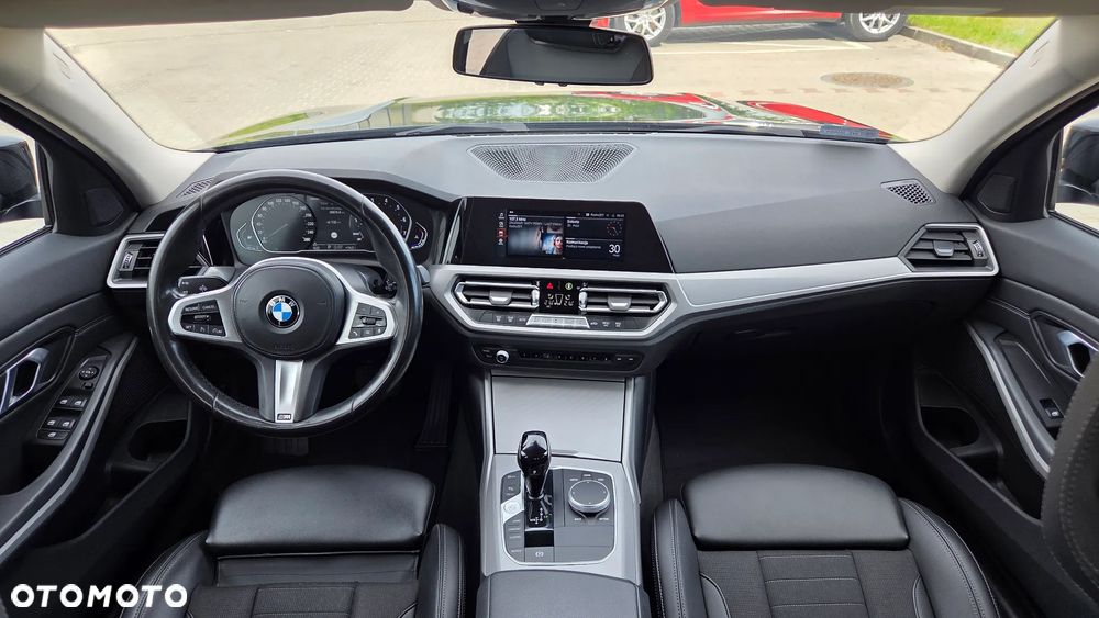 BMW Seria 3 330i - 24