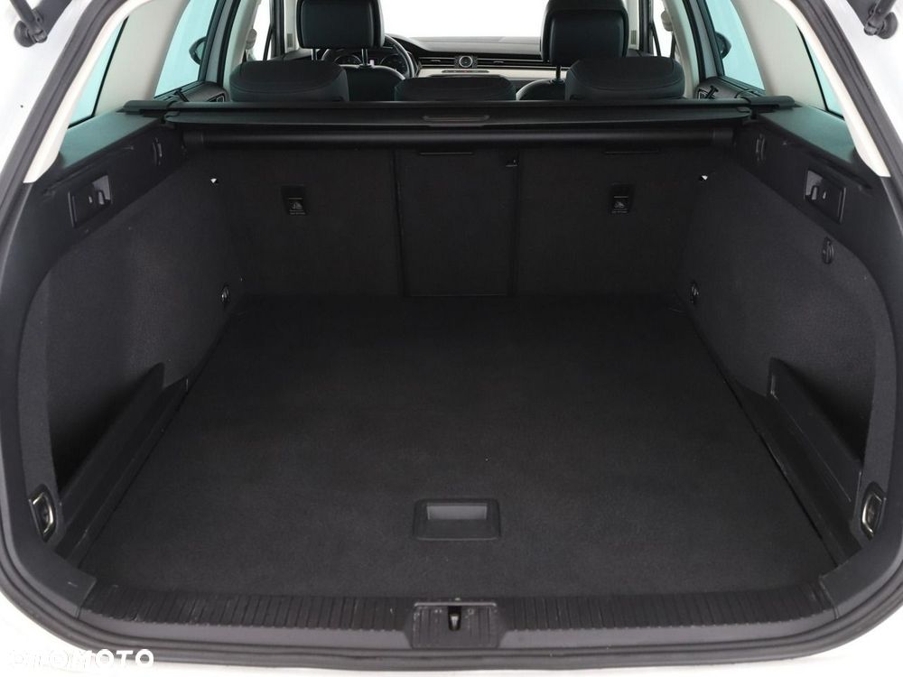 Volkswagen Passat Variant 1.5 TSI OPF DSG Highline - 21