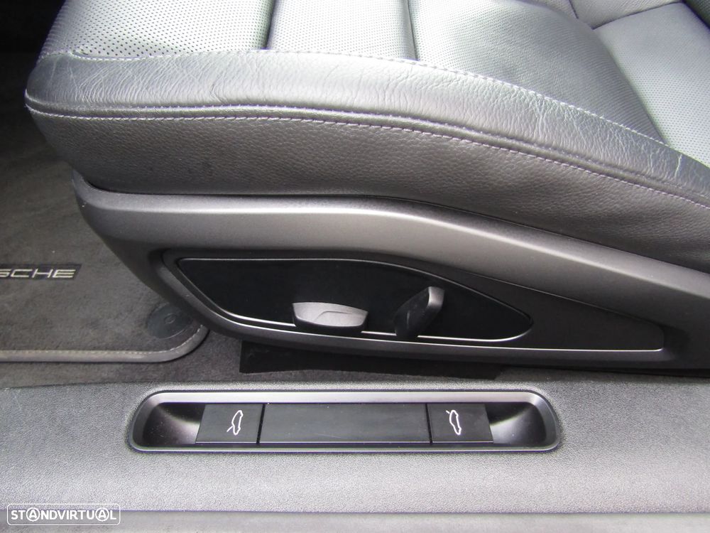 Porsche 911 (992) Carrera Cabriolet PDK - 14