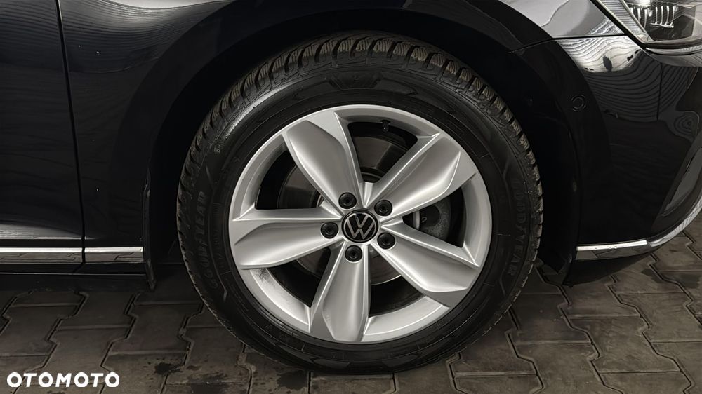 Volkswagen Passat 2.0 TDI SCR DSG Elegance - 16