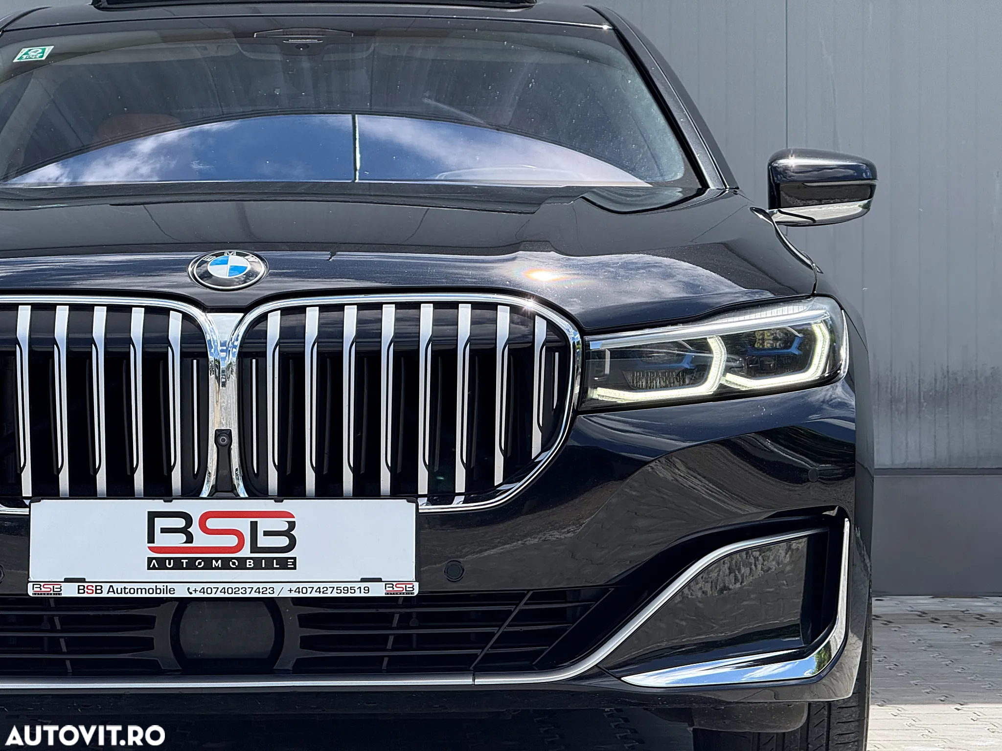 BMW Seria 7 750Li xDrive - 38