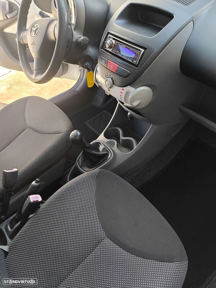 Toyota Aygo 1.0 - 10