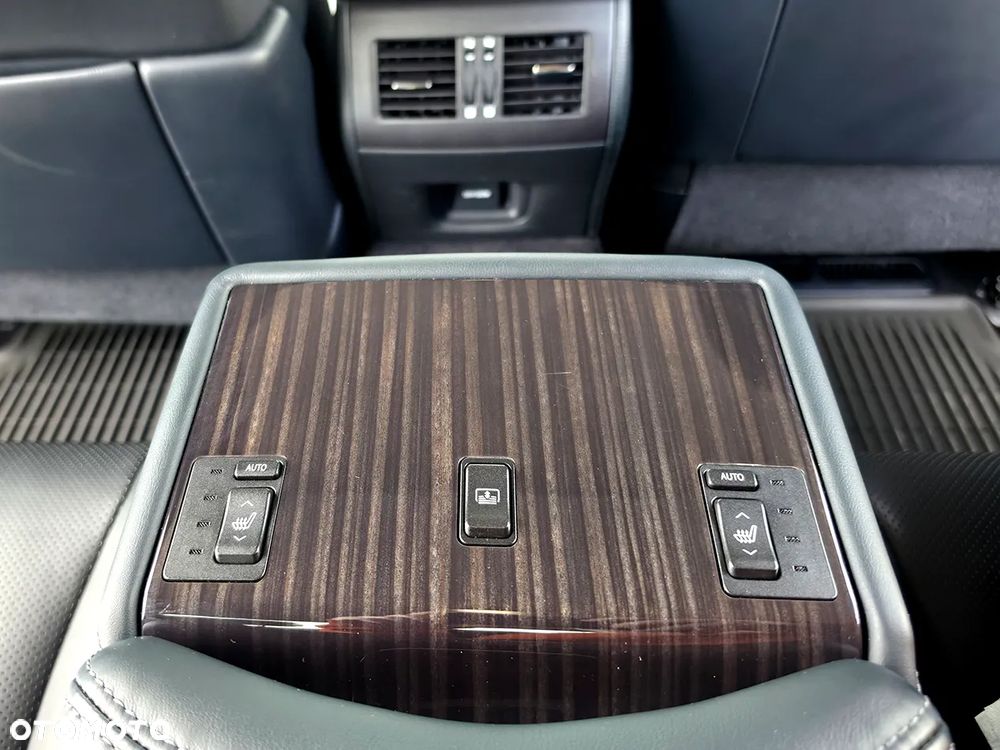 Lexus LS 460 AWD - 19