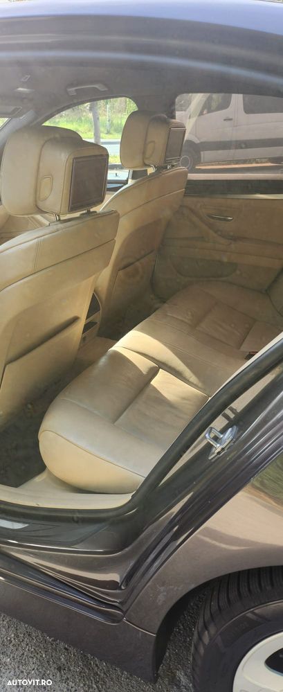BMW Seria 5 520d Aut. - 24