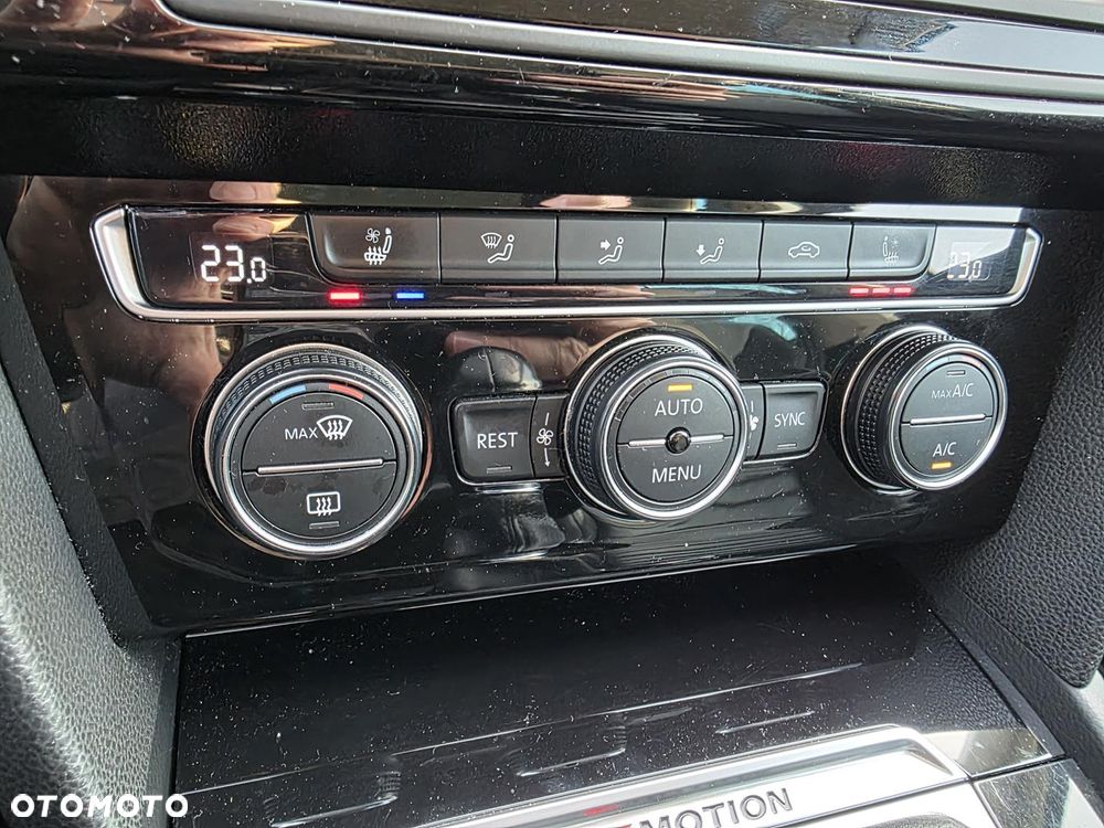 Volkswagen Passat Variant 2.0 TDI BMT 4Mot Highline - 19