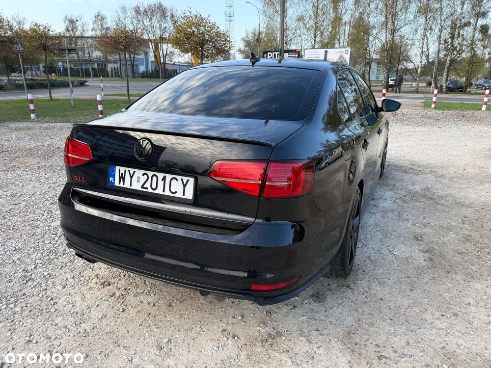 Volkswagen Jetta - 6