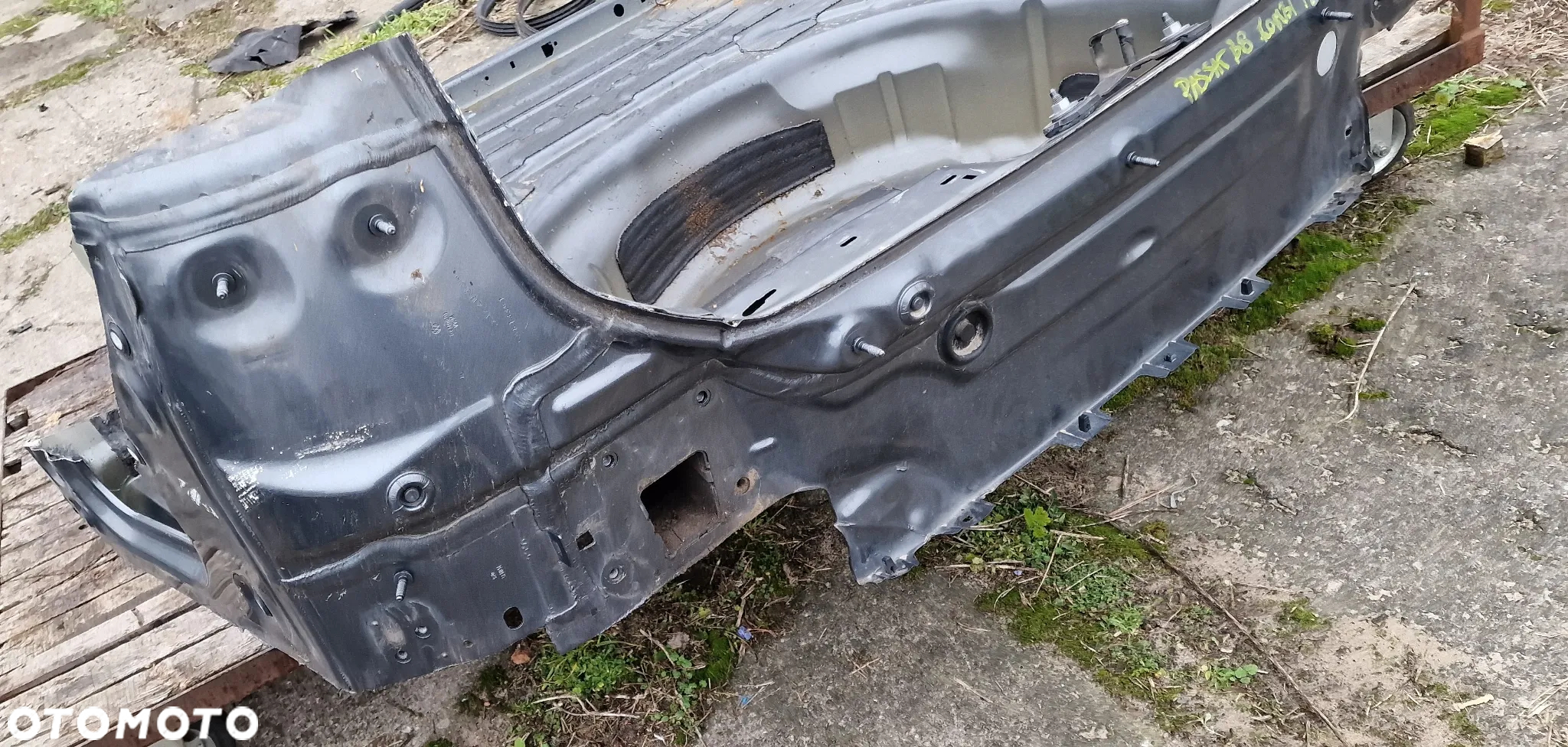 PAS TYLNY WANNA VW PASSAT B8 KOMBI - 5