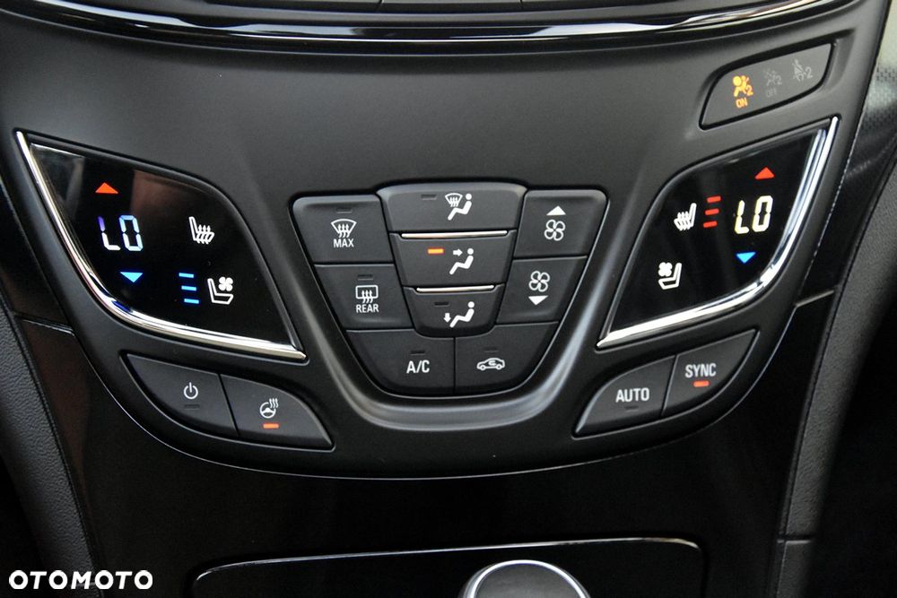 Opel Insignia 2.0 CDTI 4x4 Innovation - 26