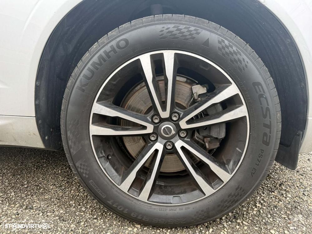 Volvo XC 60 2.0 D4 Momentum Plus Geartronic - 10