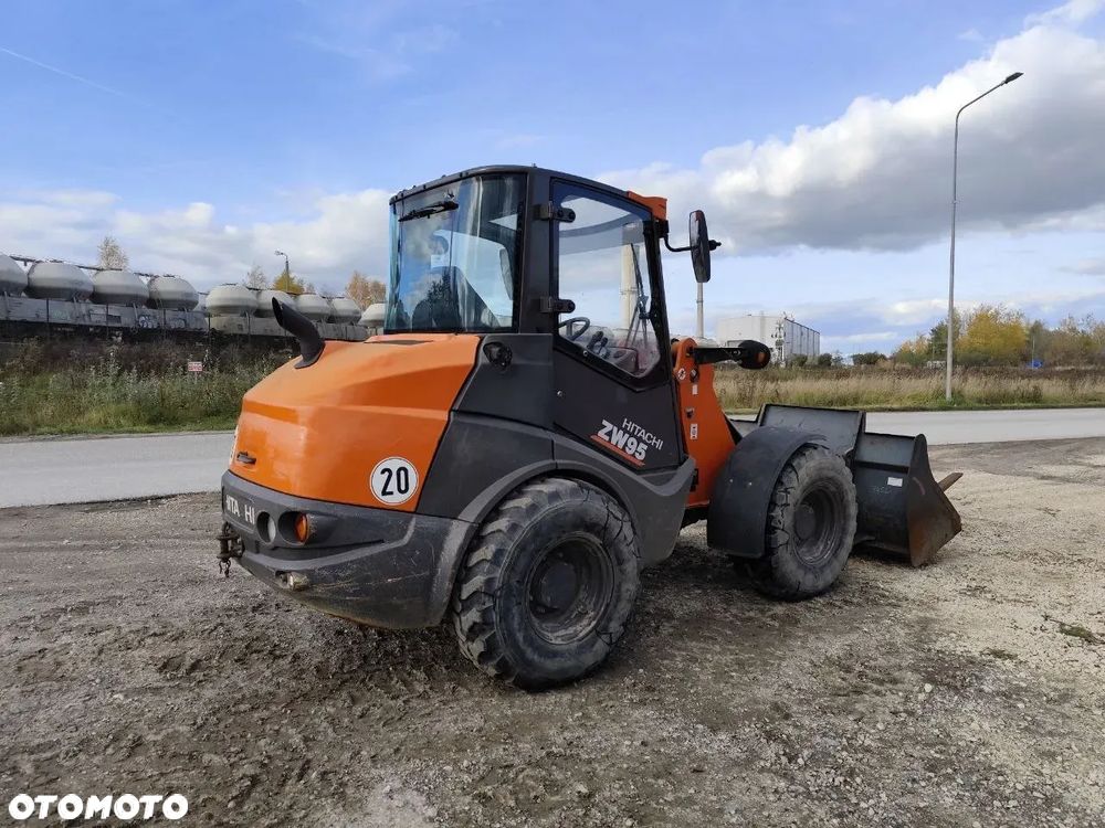 Hitachi ZW95 - 3