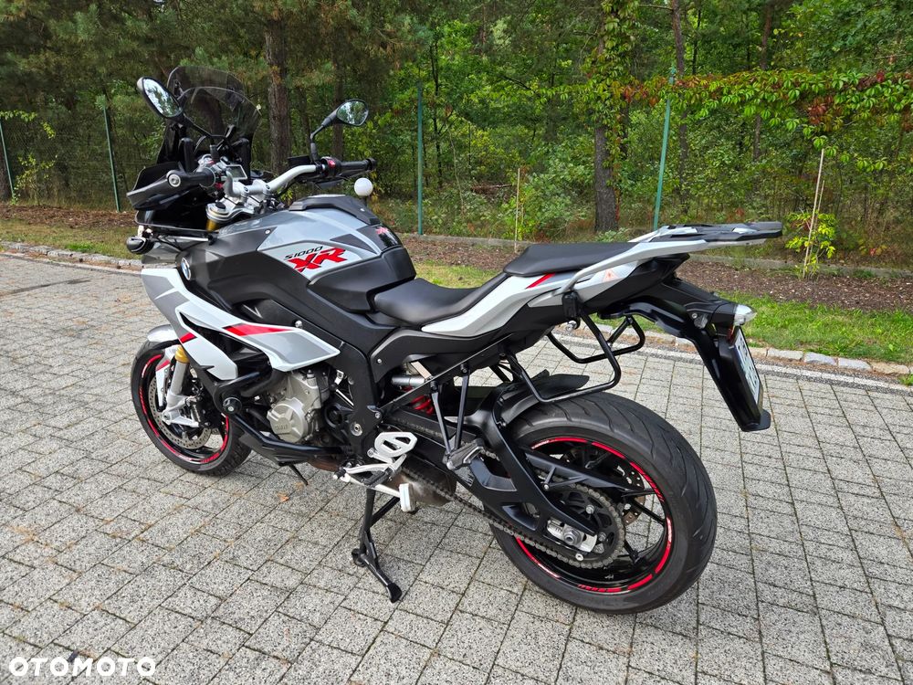 BMW XR - 8