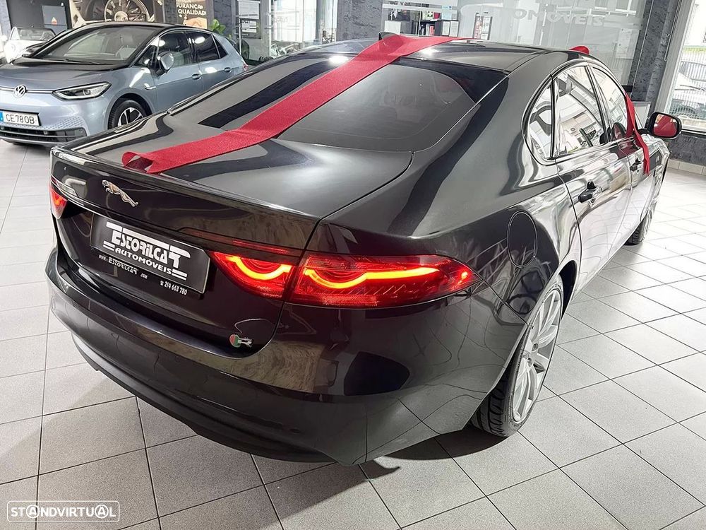 Jaguar XF 2.0 D Prestige Aut. - 4