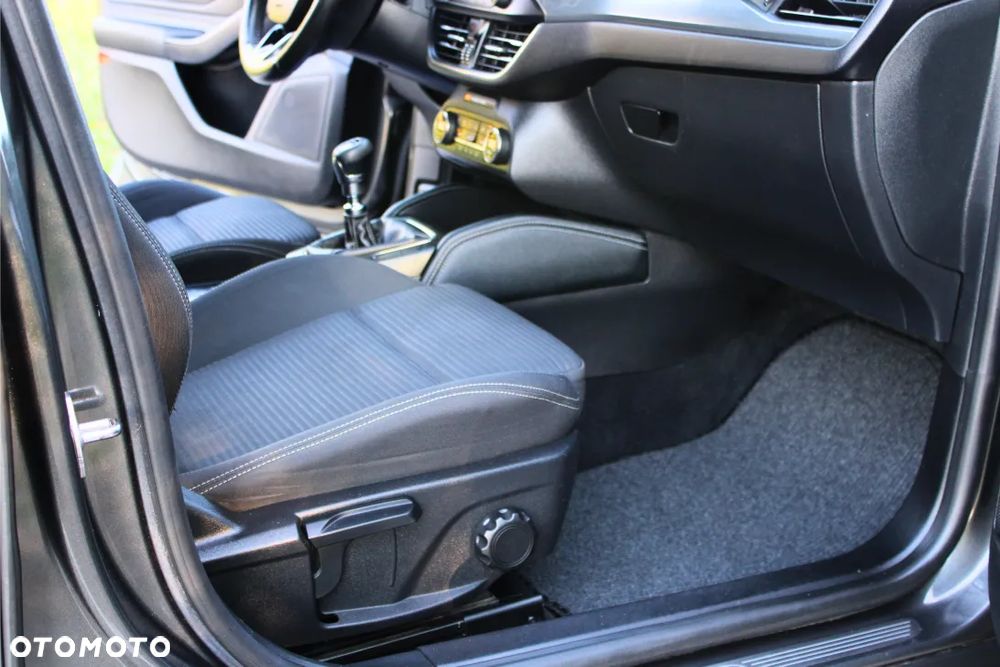 Ford Focus 1.5 EcoBlue Titanium - 19