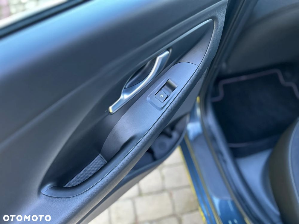 Hyundai i30 1.6 D Comfort - 28