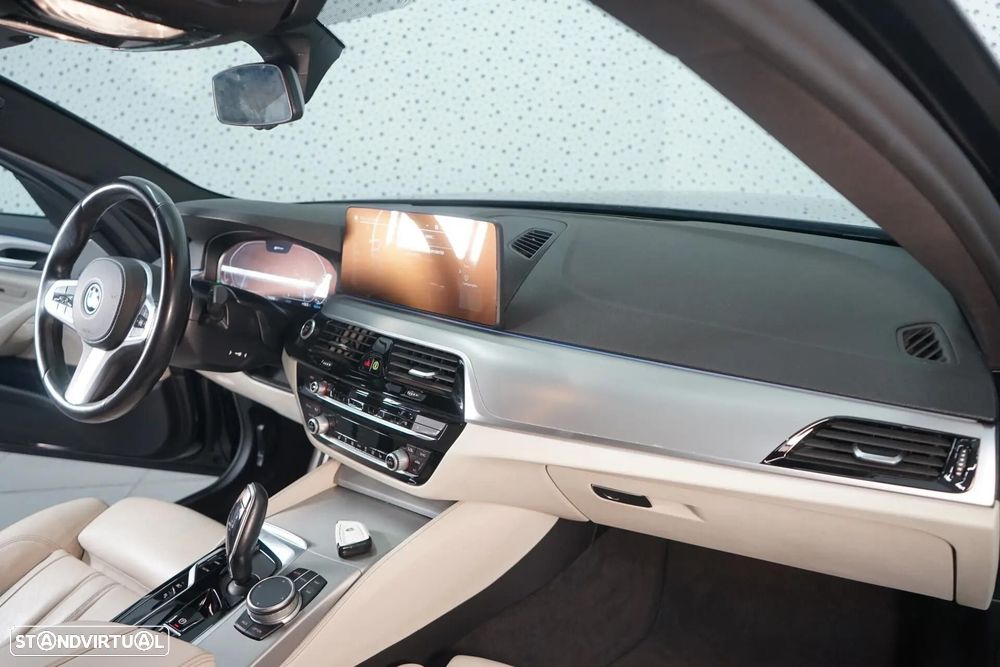 BMW 530 e Pack M - 18