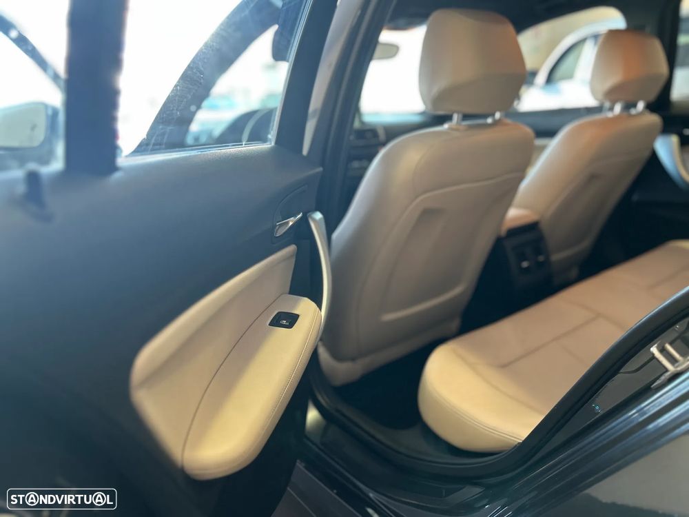 BMW 116 d EfficientDynamics Edition Sport Line - 24