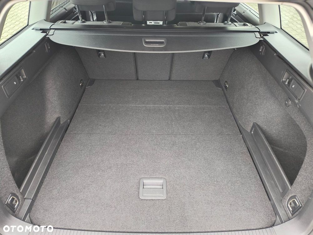 Volkswagen Passat - 35