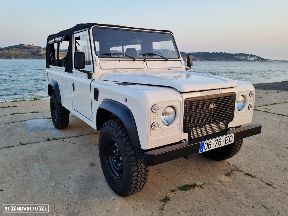 Land Rover Defender - 20