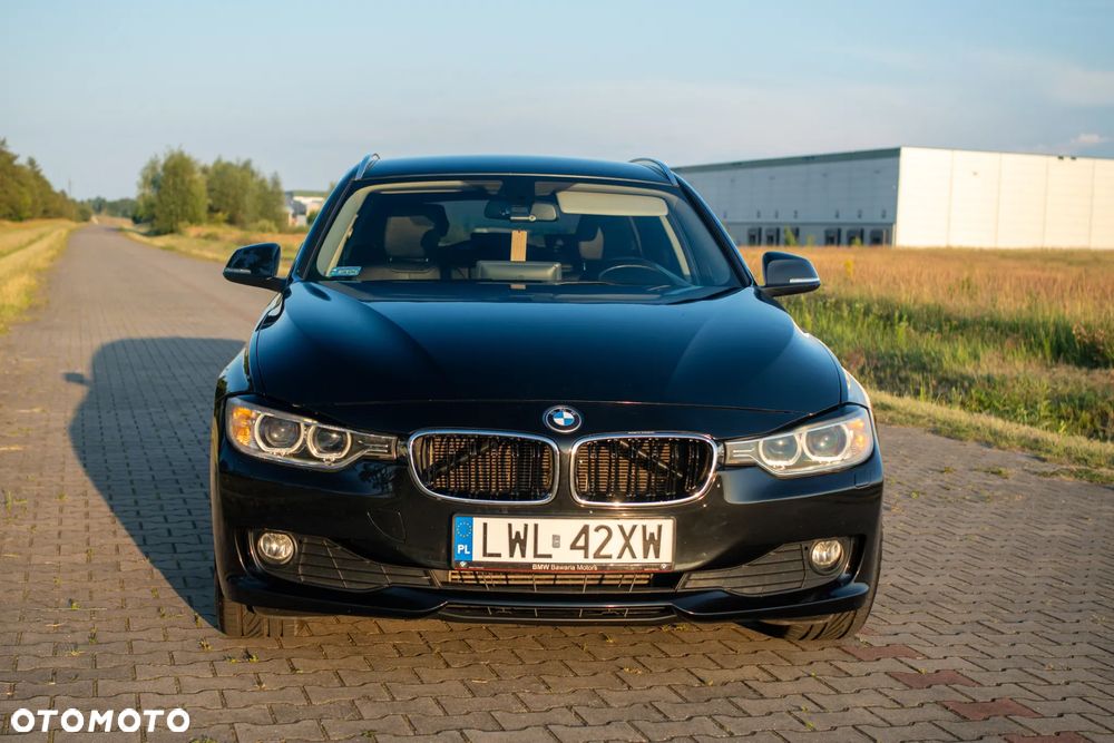 BMW Seria 3 318d Luxury Line - 3