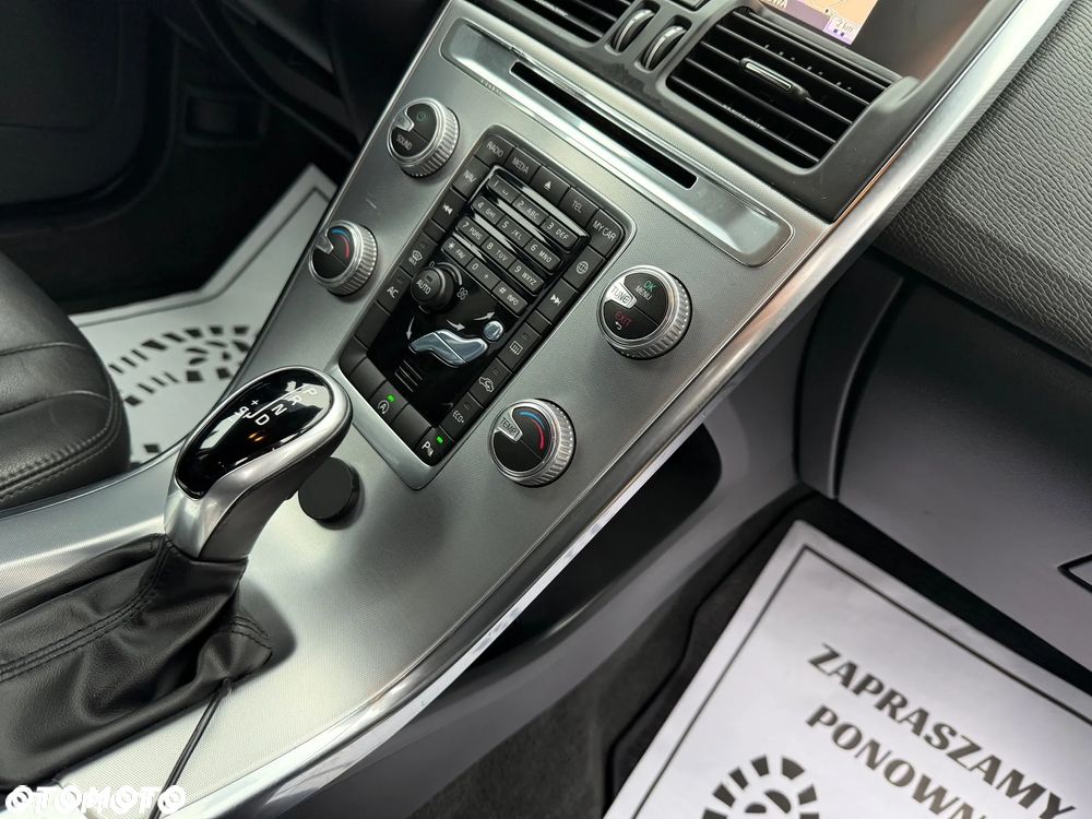 Volvo XC 60 D3 Drive-E Momentum - 21