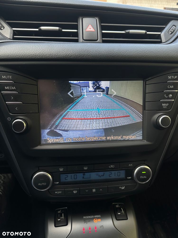 Toyota Avensis 1.8 Premium MS - 11