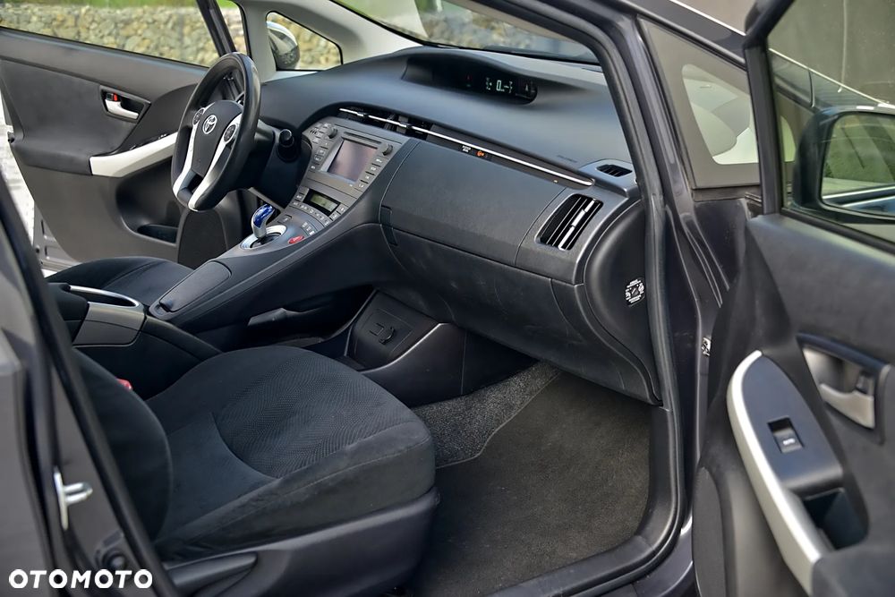 Toyota Prius 1.8 Hybrid Premium - 28