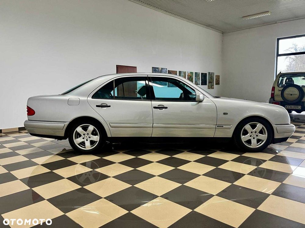 Mercedes-Benz Klasa E - 4