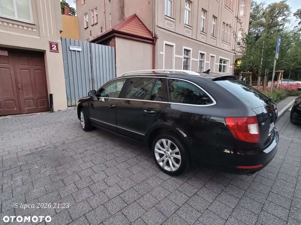 Skoda Superb 2.0 TDI Family DSG - 3