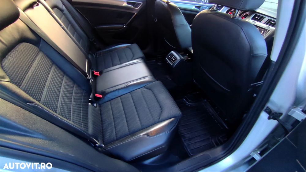 Volkswagen Golf 1.6 TDI BlueMotion Technology Comfortline - 11