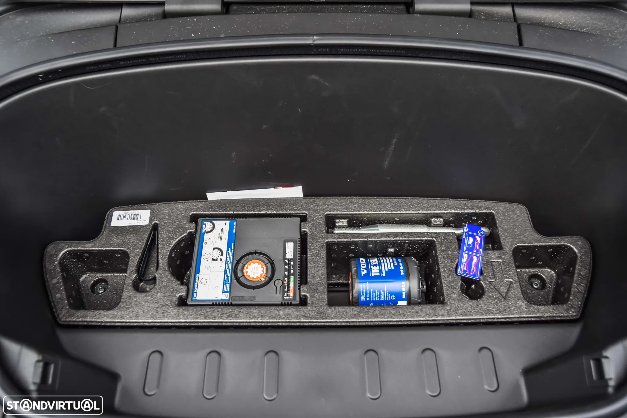 Volvo C40 Recharge Extended Range Plus - 16