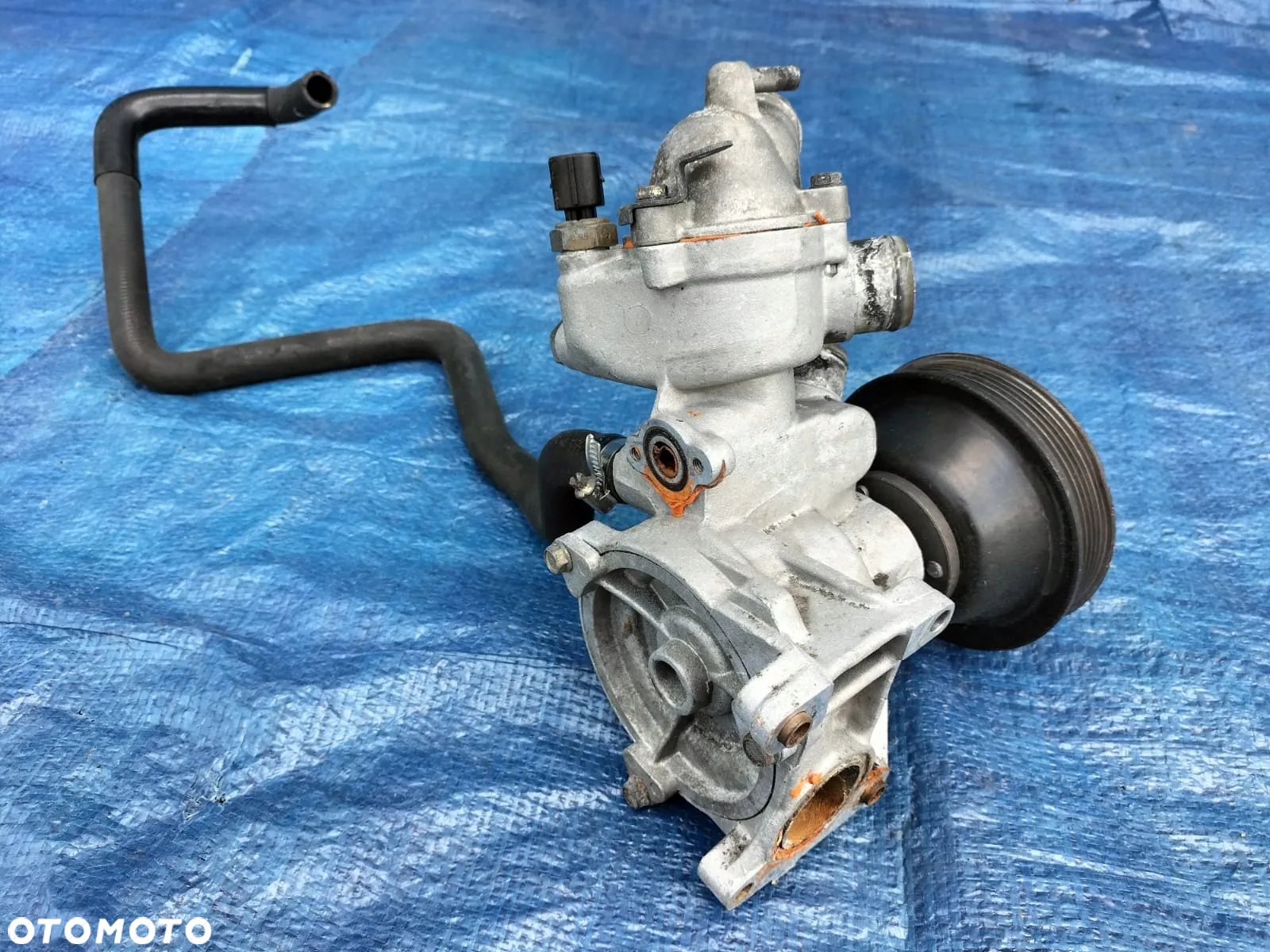 POMPA WODY TERMOSTAT KOŁO PASOWE CZUJNIK TEMPERATURY OBUDOWA TERMOSTATU KOLANKO A1042030374 1264600379 MERCEDES W140 LIFT 2.8B 3.2B - 3