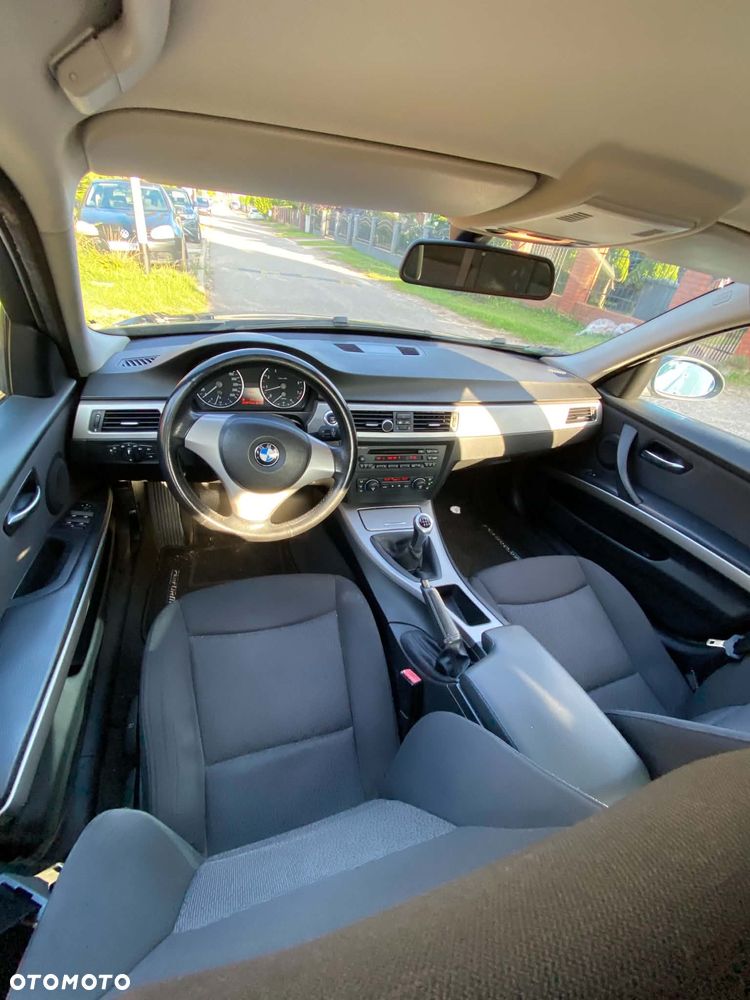BMW Seria 3 325i - 7