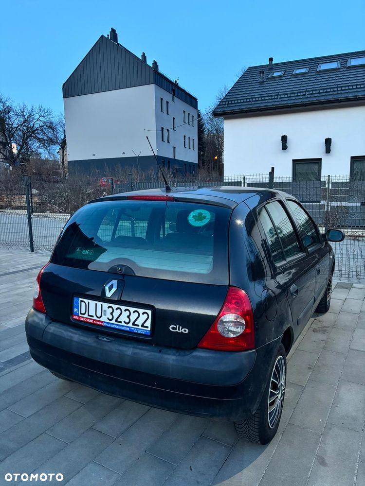 Renault Clio - 10