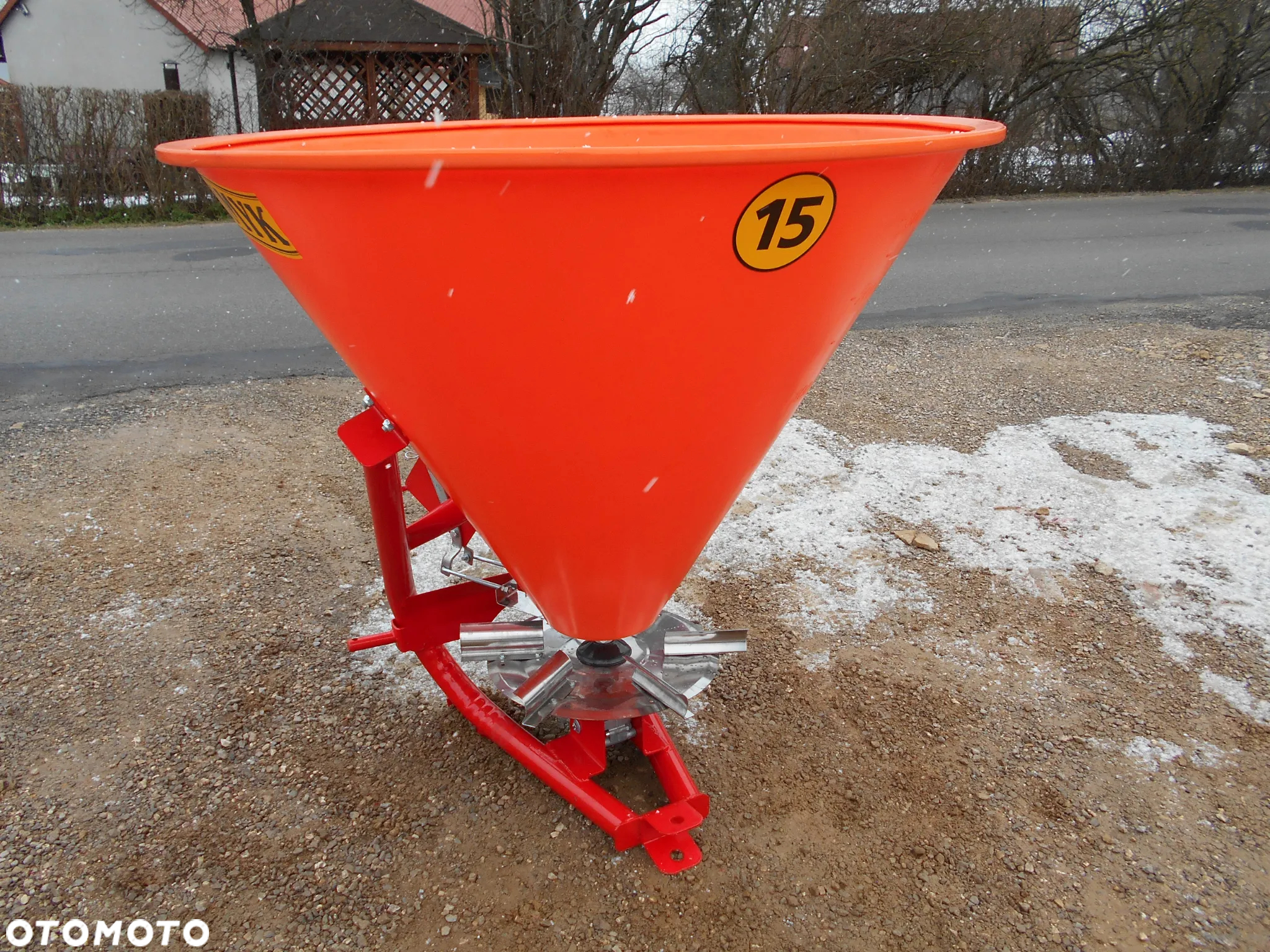 Rozsiewacz nawozów/ siewka / siewnik 200-500l LEJEK strumyk OD RĘKI - 6