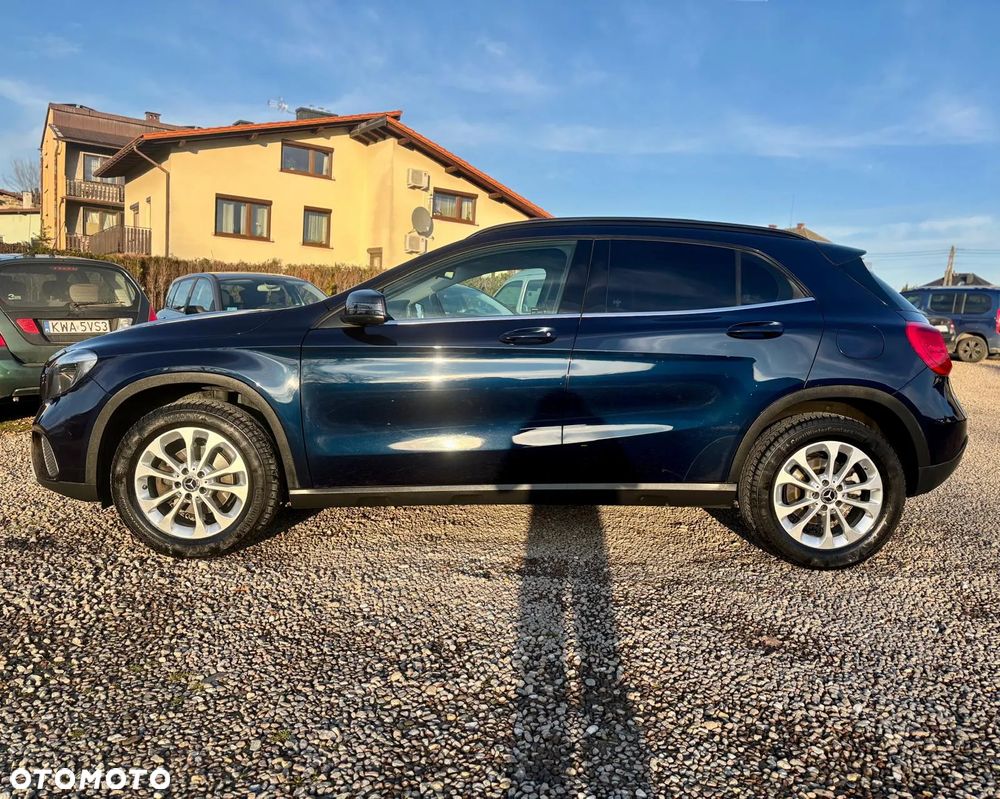 Mercedes-Benz GLA 180 7G-DCT - 5