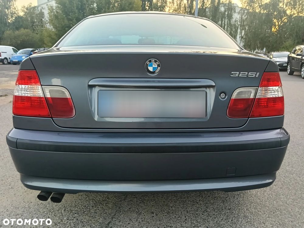 BMW Seria 3 325i Edition Sport - 14