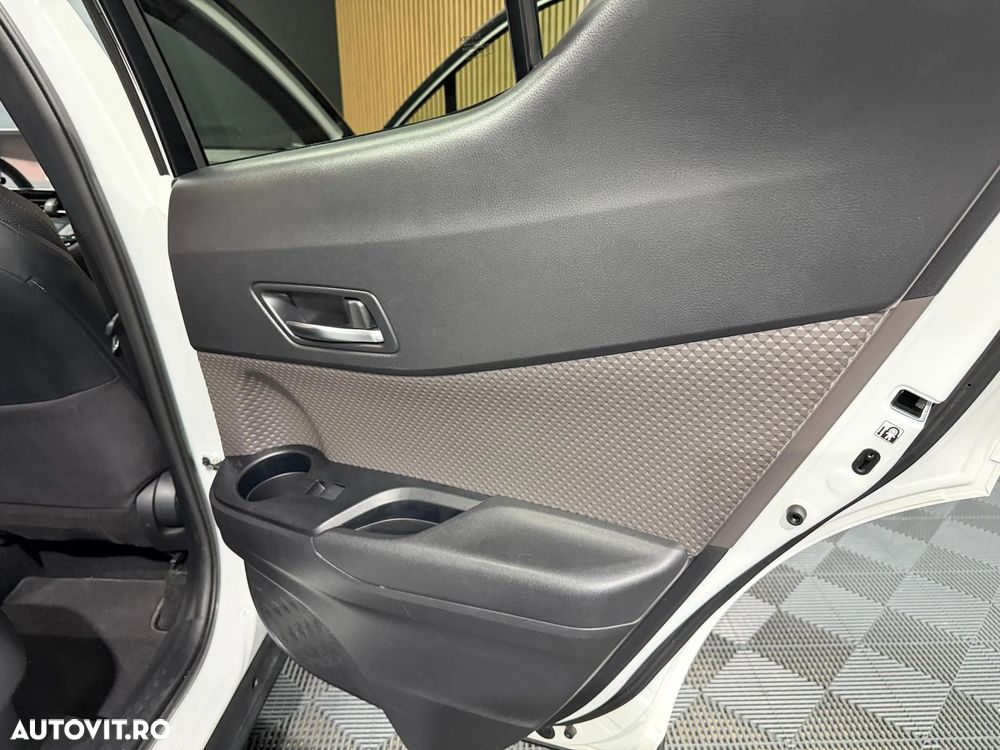 Toyota C-HR 2.0 HSD 184 CP 4x2 CVT Classy - 24