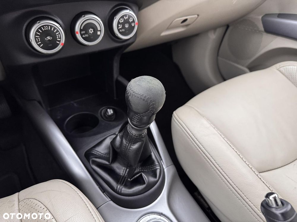 Mitsubishi Outlander 2.0 DID Instyle - 25