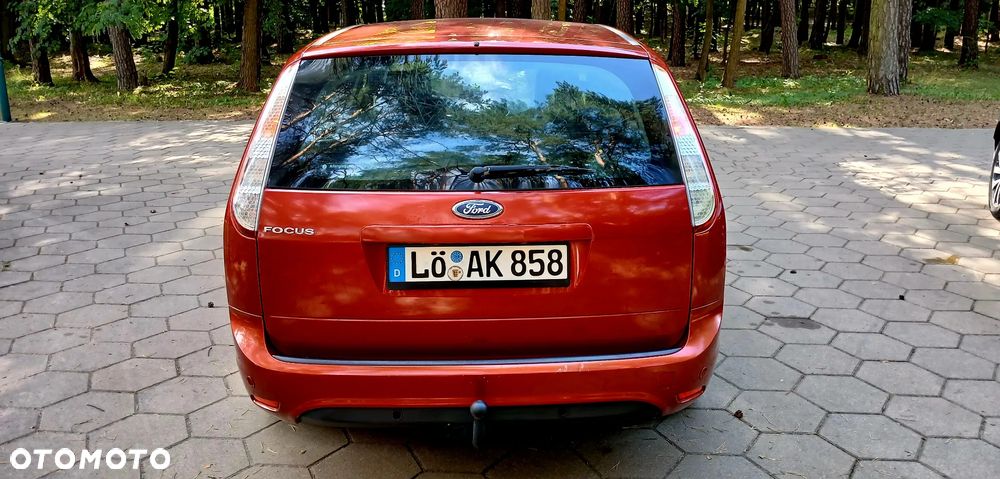 Ford Focus 1.8 Ghia - 8