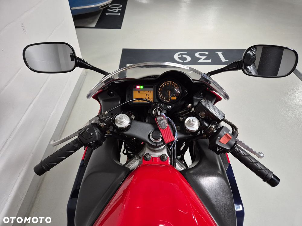 Honda CBR - 6